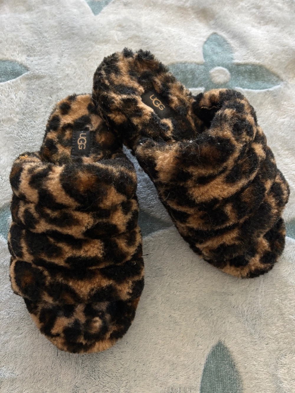 UGG Leopard Slippers Size 6 (37)